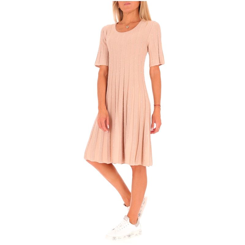 DONNA-D.EXTERIOR-ABITI-CORTI-1553428