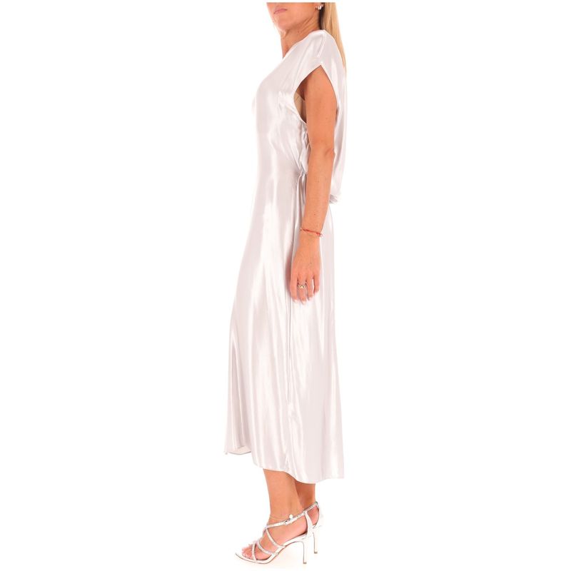 DONNA-PATRIZIA-PEPE-ABITI-CORTI-1556811