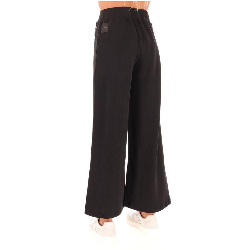 DONNA-ESSENZIALE-CLASSICI-1575131