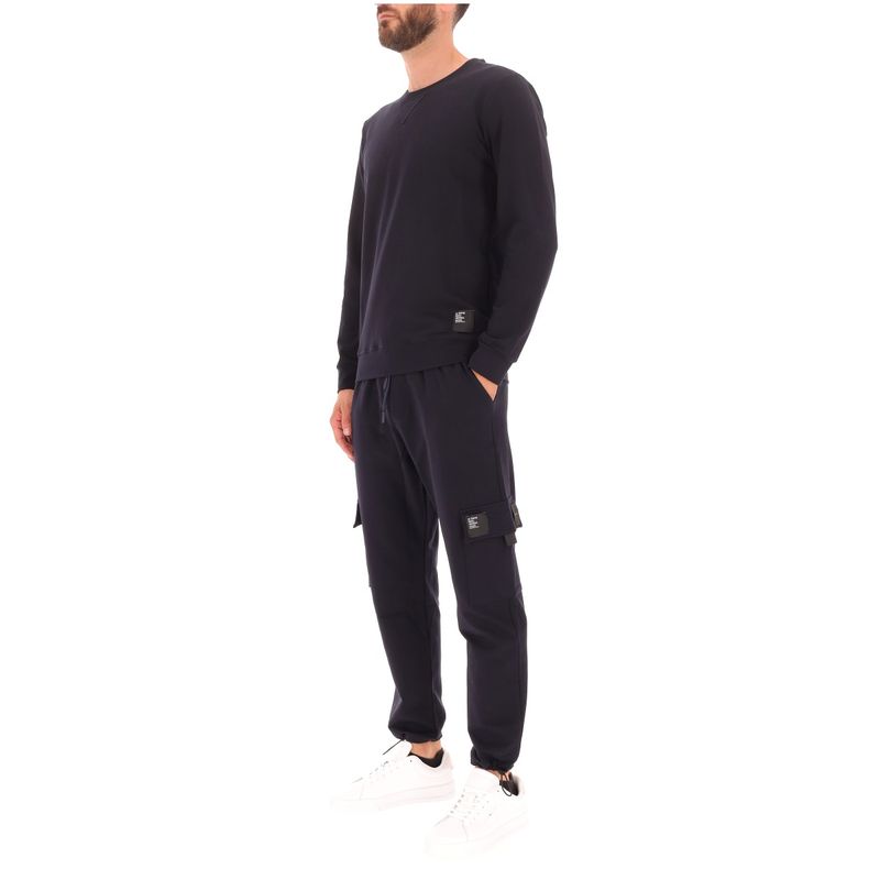 UOMO-ESSENZIALE-FELPE-1575156