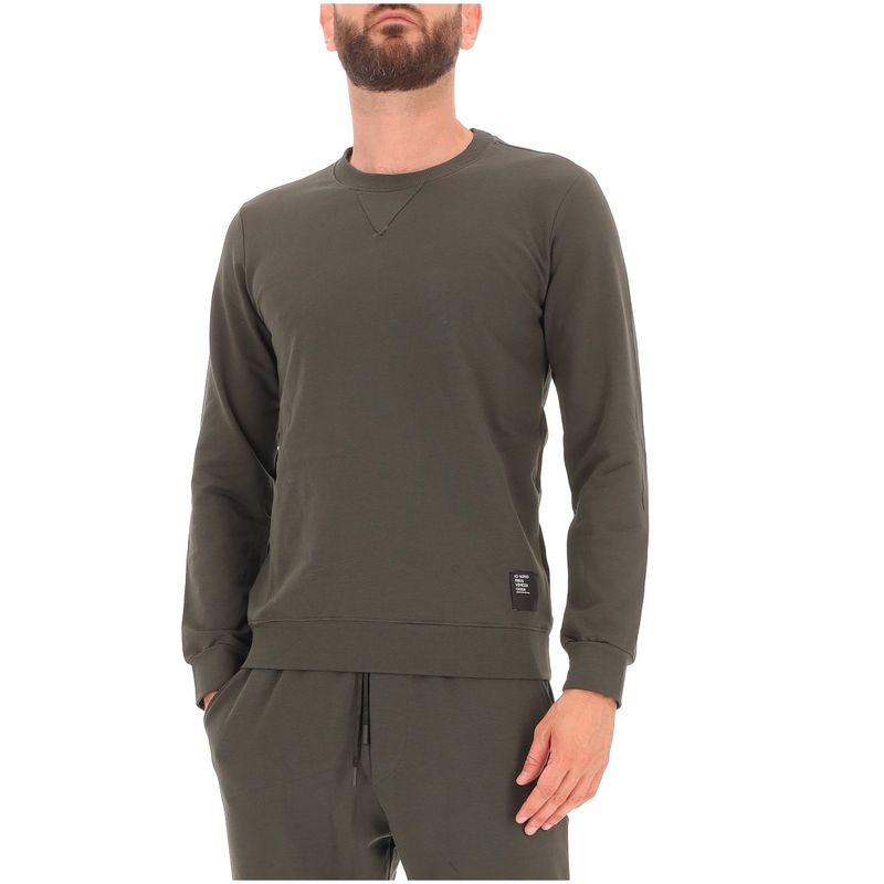 UOMO-ESSENZIALE-FELPE-1575156