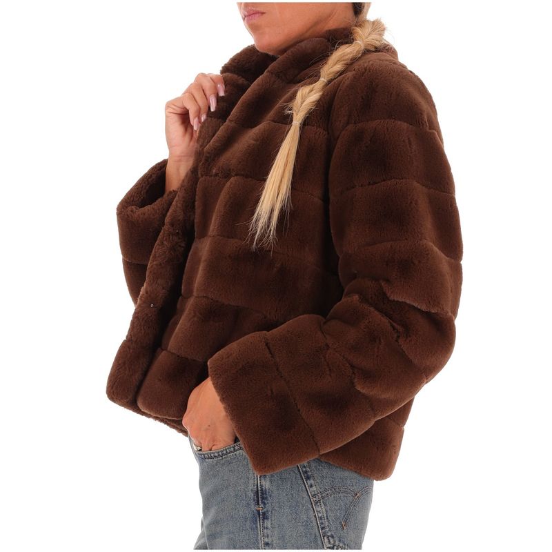 DONNA-MARELLA-CAPPOTTI---SOPRABITI-1563811