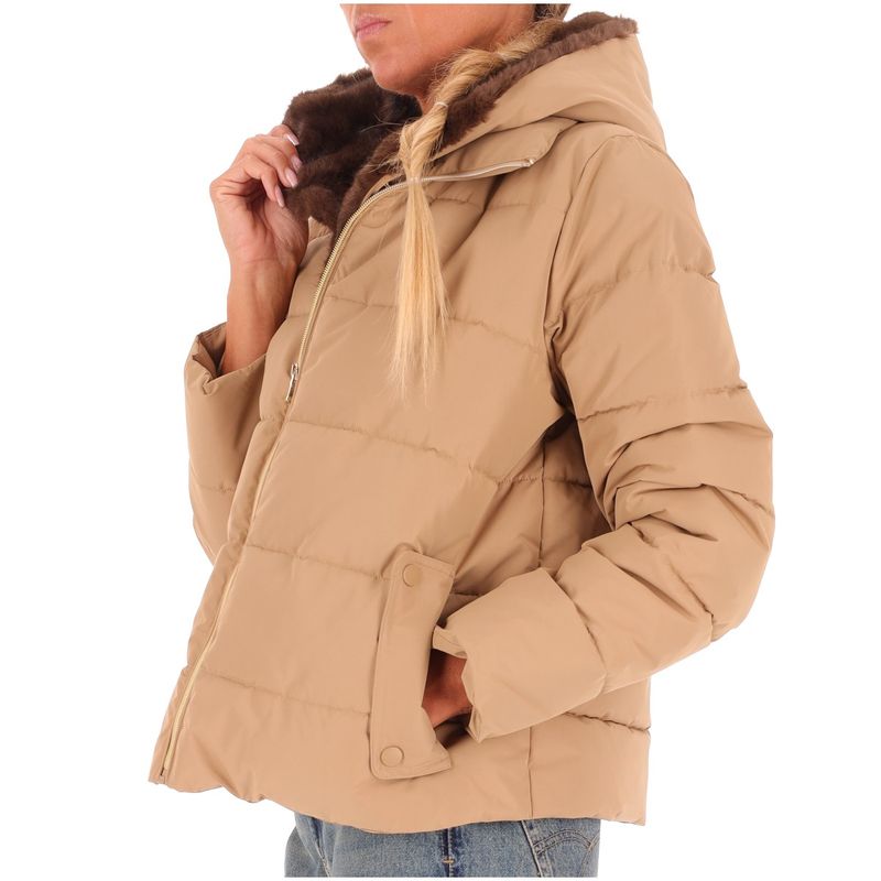 DONNA-MARELLA-GIUBBOTTI-1567846