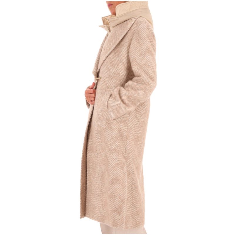 DONNA-FAY-CAPPOTTI---SOPRABITI-1567986