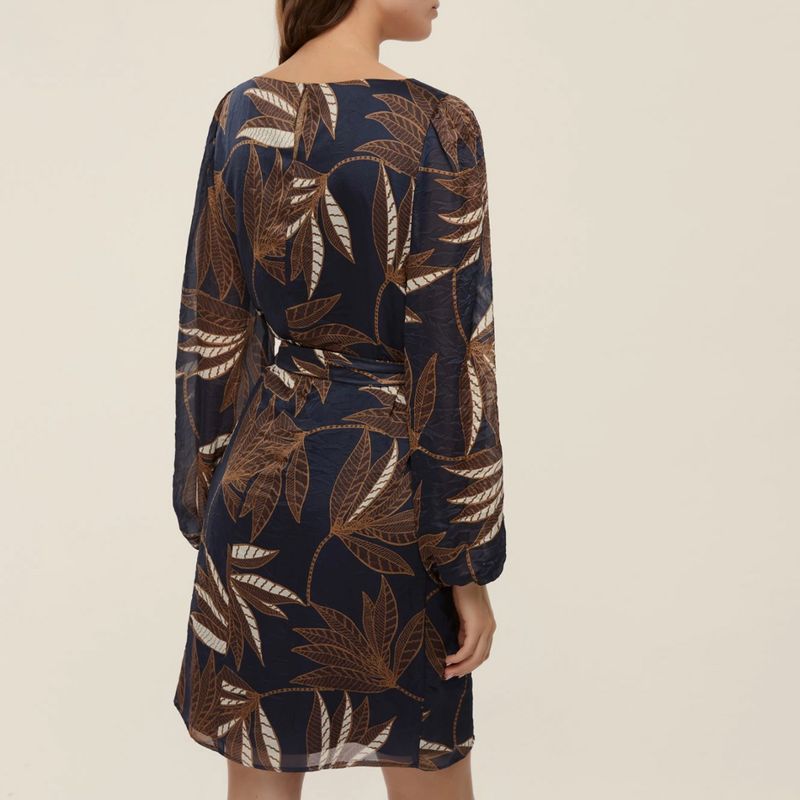 DONNA-MARELLA-ABITI-CORTI-1563798