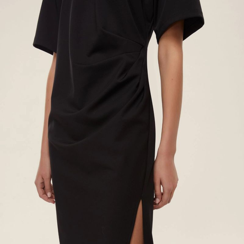 DONNA-MARELLA-ABITI-CORTI-1563787