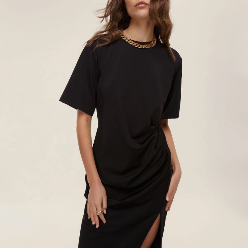 DONNA-MARELLA-ABITI-CORTI-1563787