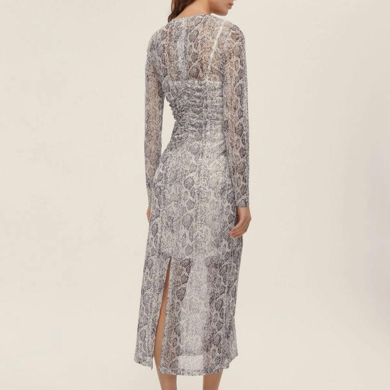 DONNA-MARELLA-ABITI-CORTI-1563772