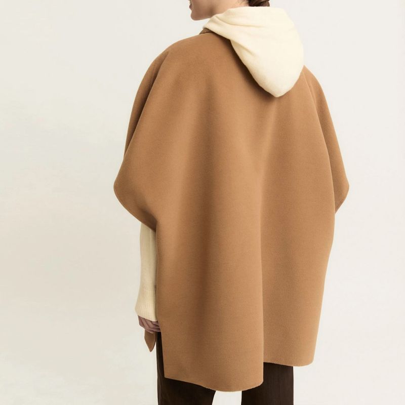 DONNA-MARELLA-CAPPOTTI---SOPRABITI-1563810