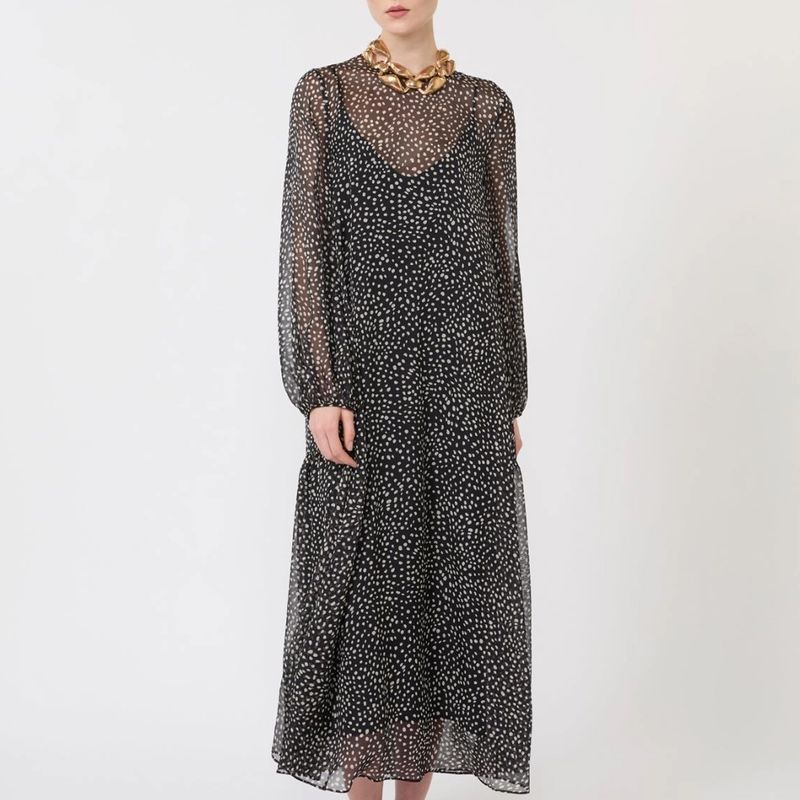 DONNA-MAX-MARA-ABITI-CORTI-1577895