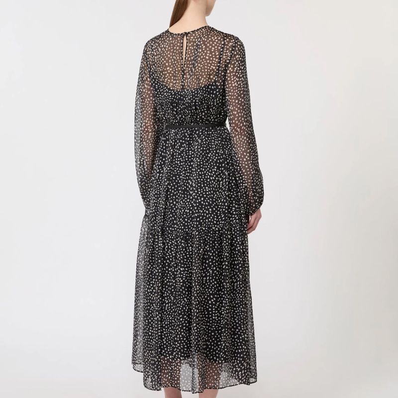 DONNA-MAX-MARA-ABITI-CORTI-1577895