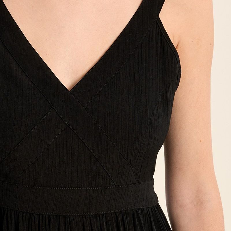 DONNA-MOLLY-BRACKEN-ABITI-CORTI-1595575