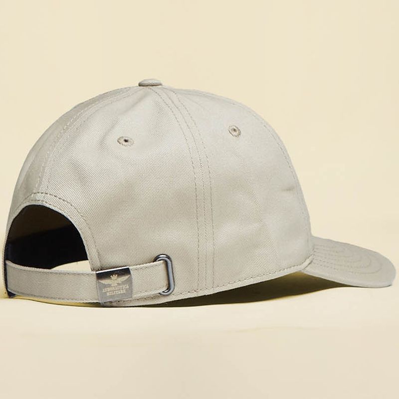 UOMO-AERONAUTICA-MILITARE-CAPPELLI-1584511