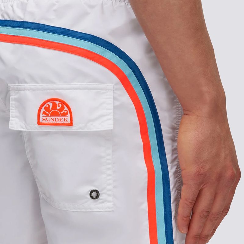 White34aa