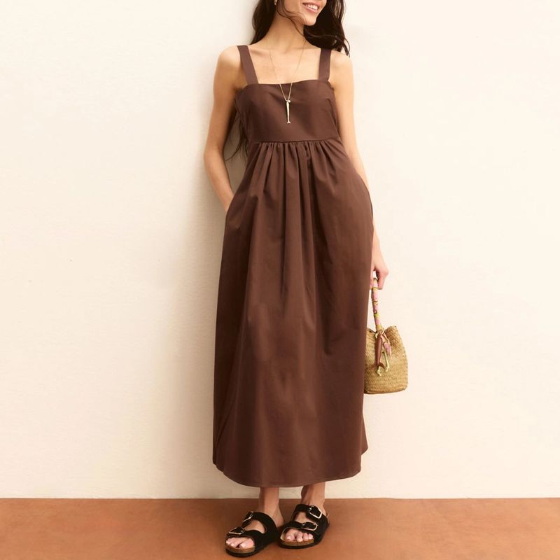 DONNA-MARELLA-ABITI-CORTI-1600841
