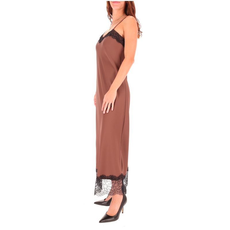 DONNA-MARELLA-ABITI-CORTI-1592573