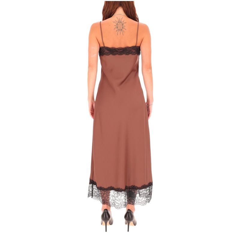 DONNA-MARELLA-ABITI-CORTI-1592573