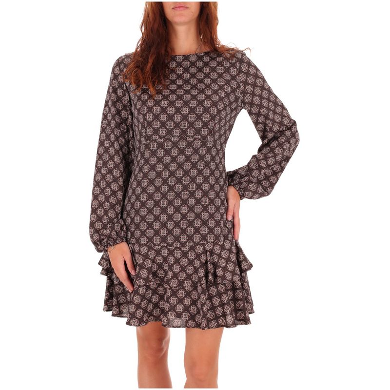 DONNA-MARELLA-ABITI-CORTI-1592551