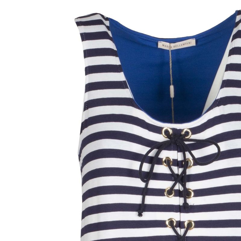 Vestito_a_righe_con_anelli_sulla_scollatura_44_2