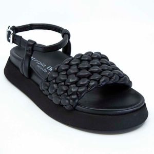 Sally sandal in black leather