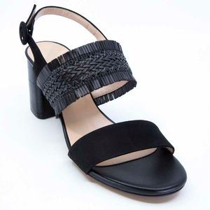 Braided sandal with fringes