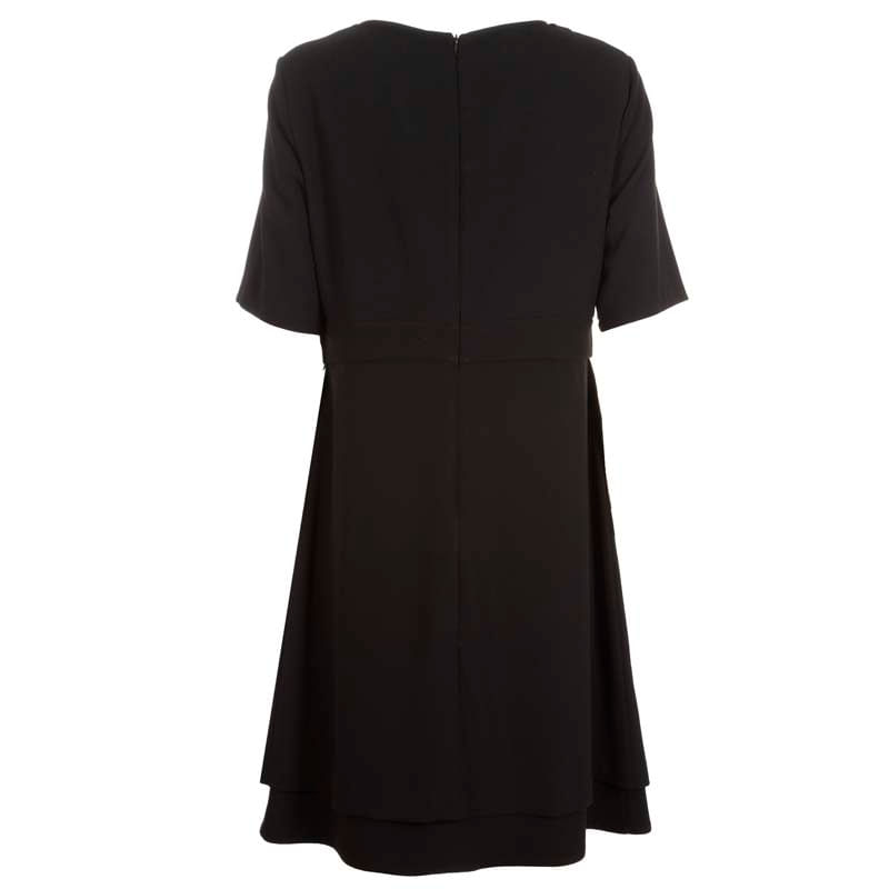 DONNA-BOTTEGA-SARTORI-ABITI-CORTI-1333772