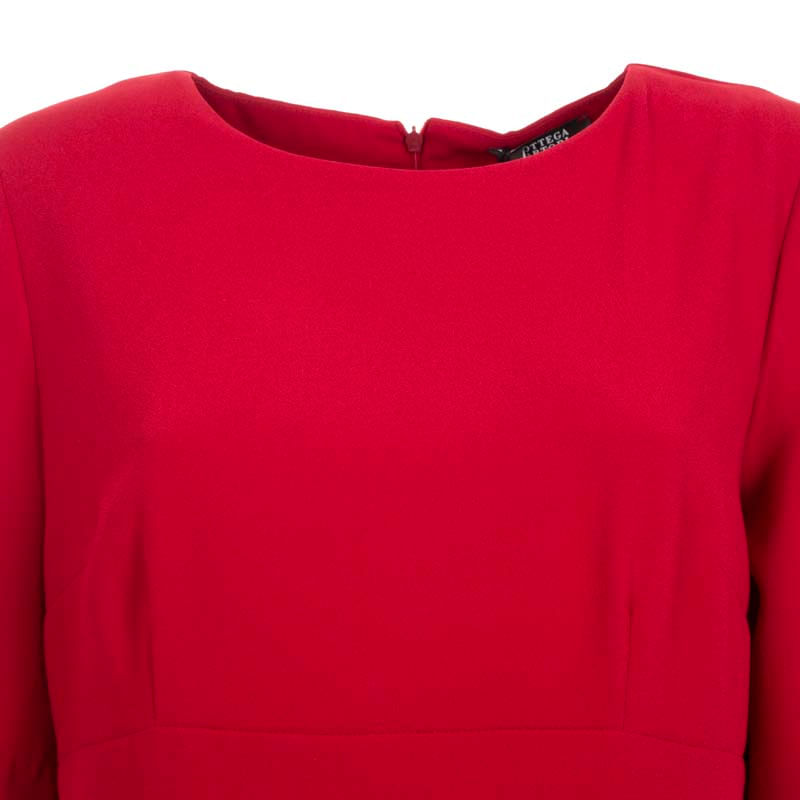 DONNA-BOTTEGA-SARTORI-ABITI-CORTI-1333772