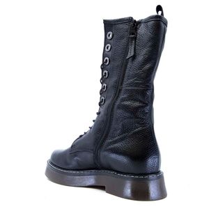Black combat boot in tumbled leather with zip