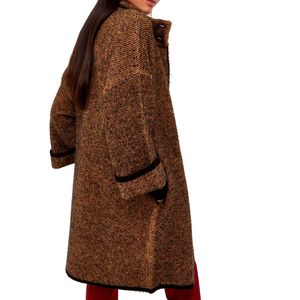 Two-tone knitted coat