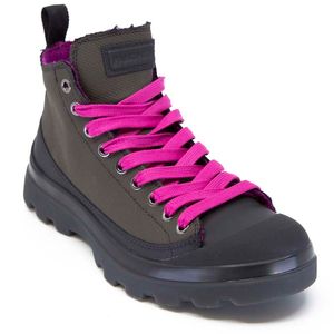 P03 green ankle boot with fuchsia laces