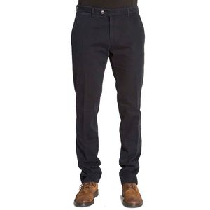 Jeans nero con tasche chino