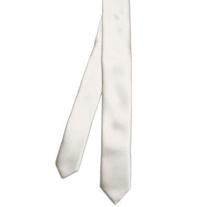 Solid color silk tie