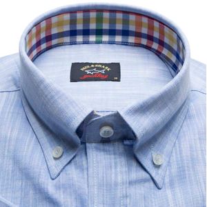 Light blue shirt with short sleeves with pocket