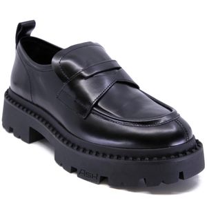 Genial moccasin in black leather